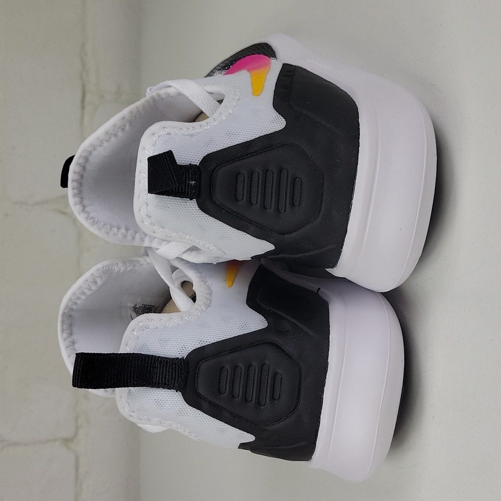 💥SOLD💥Nike Free TR 8 Training Shoe White Black Laser Fuchsia Women's 7.5 - Picture 5 of 7